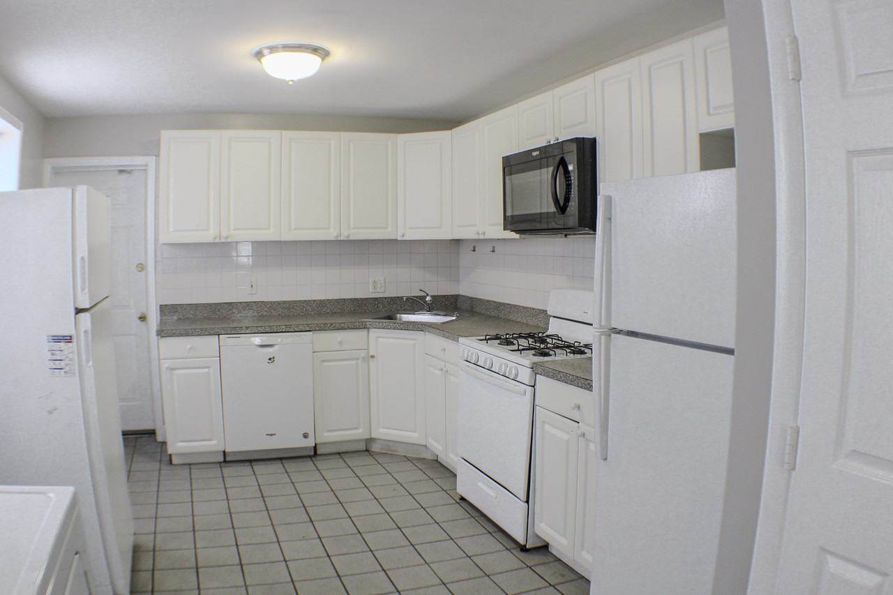 Campus Apartments - Photo 4 of 6