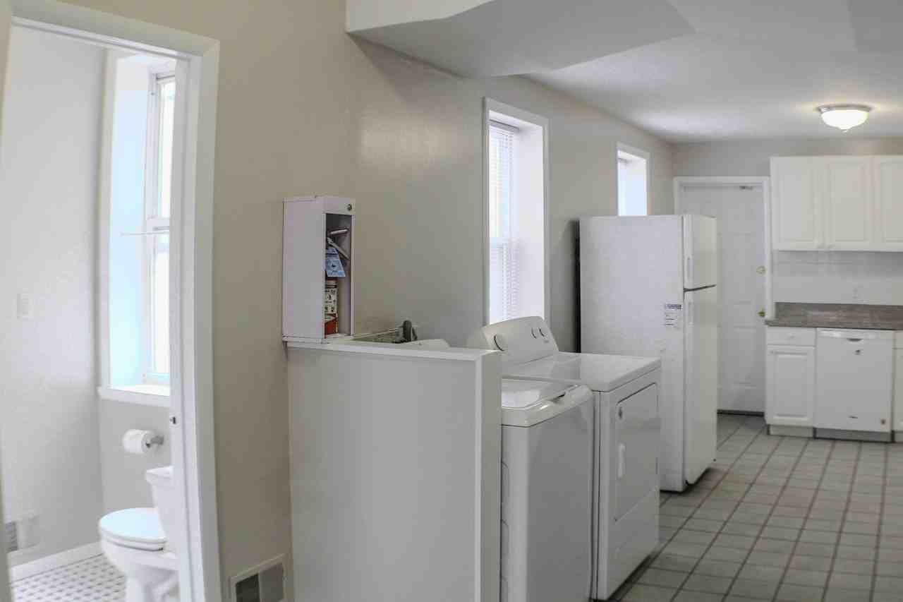 Campus Apartments - Photo 5 of 6