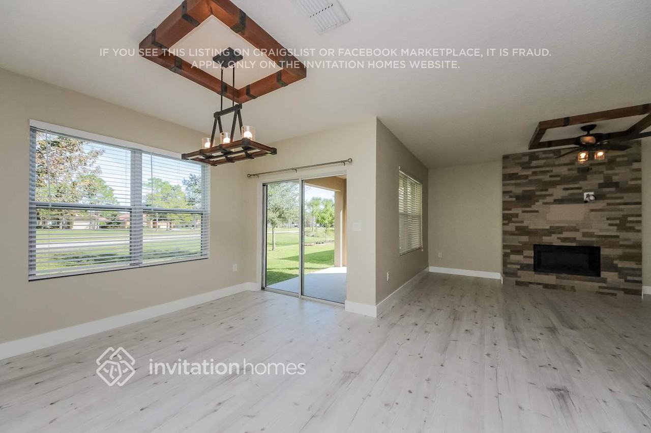 3023 Sangria St - Photo 3 of 16