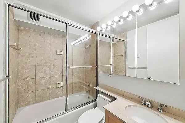 E 57th St #14B - Photo 6 of 20