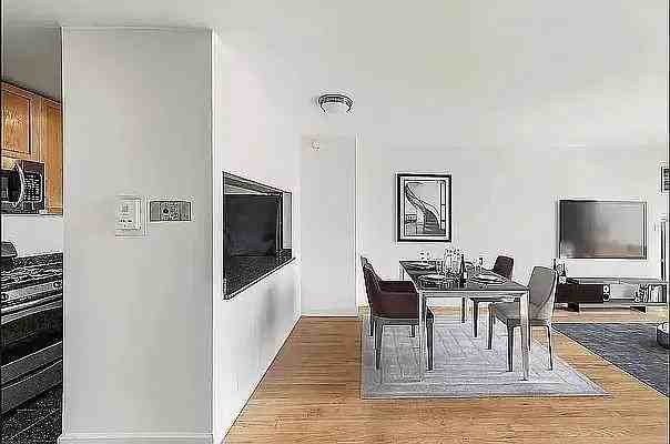 E 57th St #3B - Photo 2 of 20