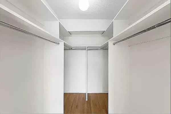 E 57th St #3B - Photo 5 of 20