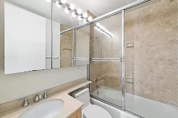 E 57th St #3B - Photo 7 of 20