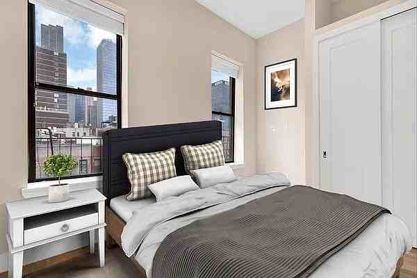 W 56th St #5E - Photo 2 of 20