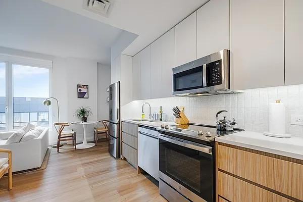 Waverly Ave #5P - Photo 2 of 16