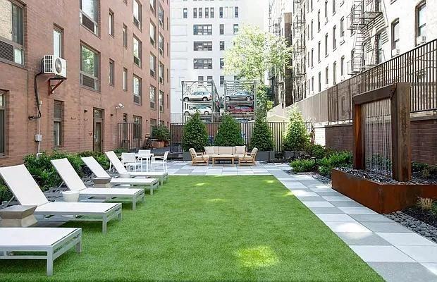 W 50th St #7L - Photo 6 of 8