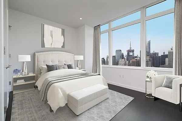 W 33rd St #PH2D - Photo 7 of 20