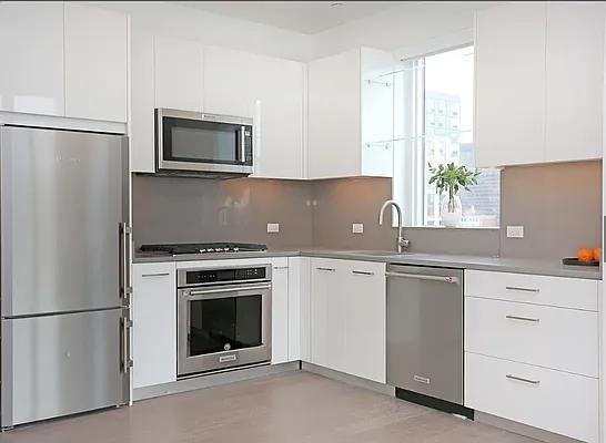 W 33rd St #30A - Photo 4 of 20