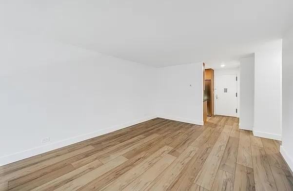 W 57th St #15G - Photo 3 of 20