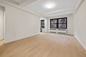 featured image of E 52nd St #8G