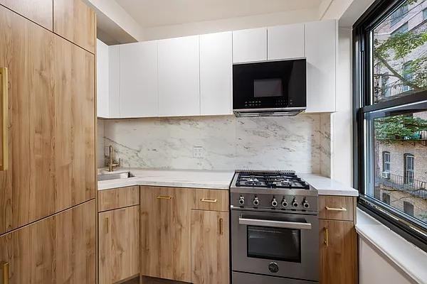 E 52nd St #8G - Photo 2 of 19