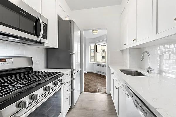 Park Ave #19C - Photo 4 of 12