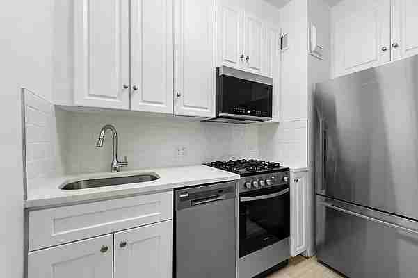 Park Ave #11C - Photo 4 of 9