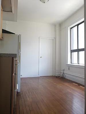 W 49th St #802 - Photo 4 of 7