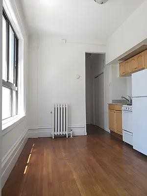 W 49th St #802 - Photo 5 of 7