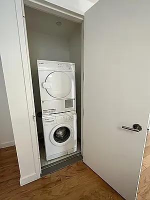 W 46th St #6 - Photo 4 of 20