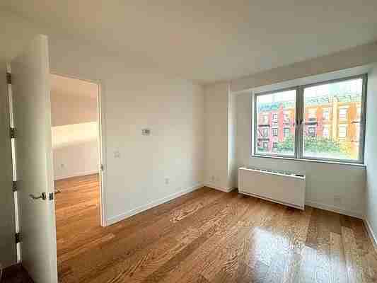 W 46th St #6 - Photo 5 of 20