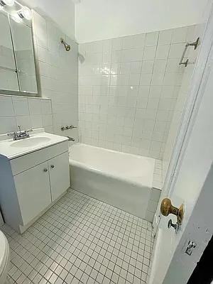 W 55th St #9F - Photo 6 of 9