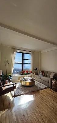 W 55th St #6E2 - Photo 3 of 10