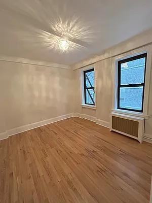 W 55th St #6E2 - Photo 6 of 10