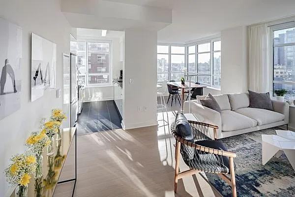 Hoyt St #21D - Photo 2 of 9