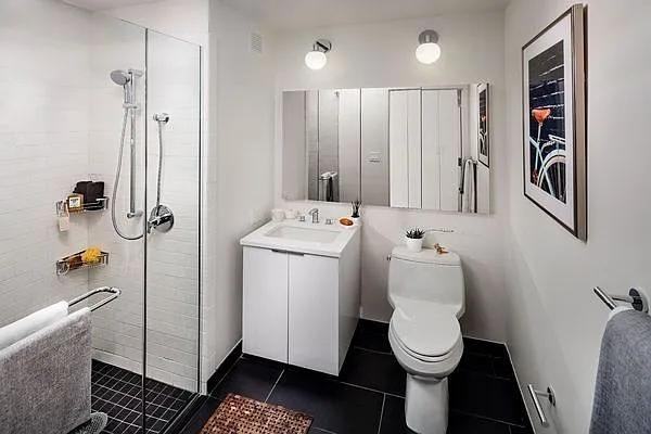 Hoyt St #21D - Photo 5 of 9