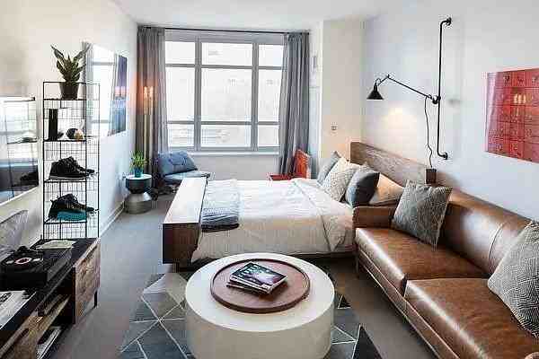 Hoyt St #15R - Photo 2 of 5