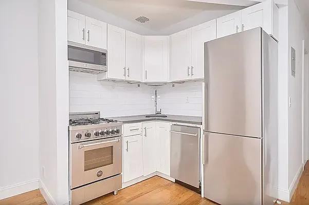 W 47th St #2C - Photo 2 of 20