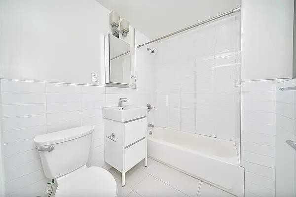 W 47th St #2C - Photo 5 of 20