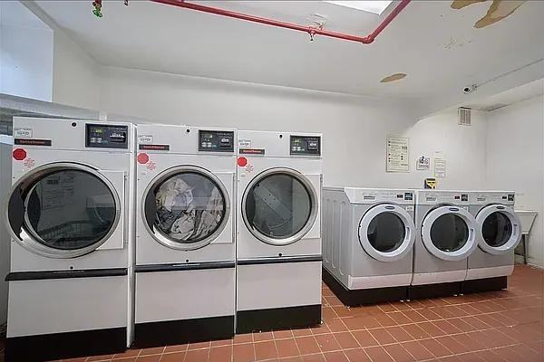 W 47th St #2C - Photo 6 of 20