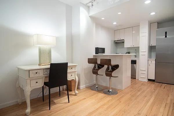 W 58th St #5A - Photo 4 of 20