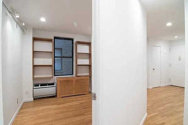 W 58th St #7C - Photo 7 of 20