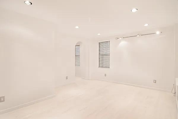 W 58th St #5C - Photo 2 of 20
