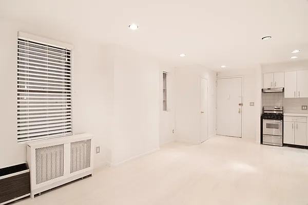 W 58th St #5C - Photo 6 of 20