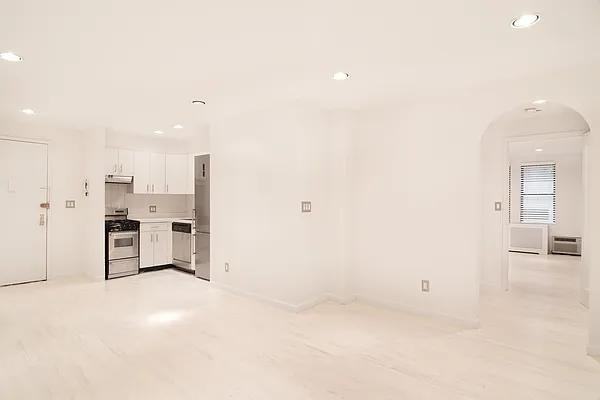 W 58th St #5C - Photo 7 of 20