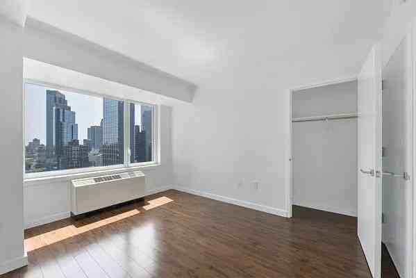 Dekalb Ave #17F - Photo 2 of 7