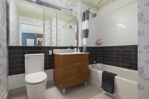 W 45th St #10M - Photo 4 of 10