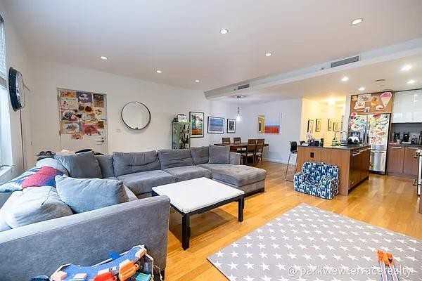 Bond St #4 - Photo 3 of 20