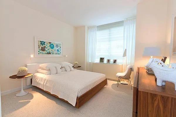 W 39th St #11B - Photo 4 of 12