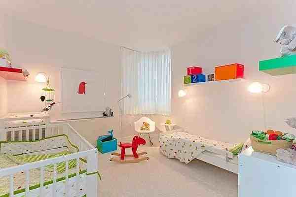 W 39th St #11B - Photo 5 of 12