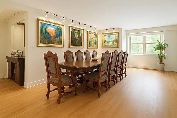 E 54th St #2F - Photo 2 of 17