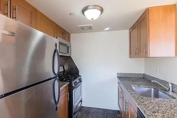 Schermerhorn St #507 - Photo 4 of 20