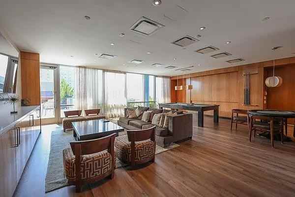 Main St #PHJ - Photo 4 of 20