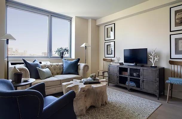 Main St #10J - Photo 2 of 20