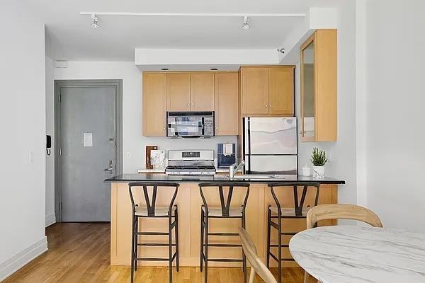 Court St #PHNI - Photo 2 of 20