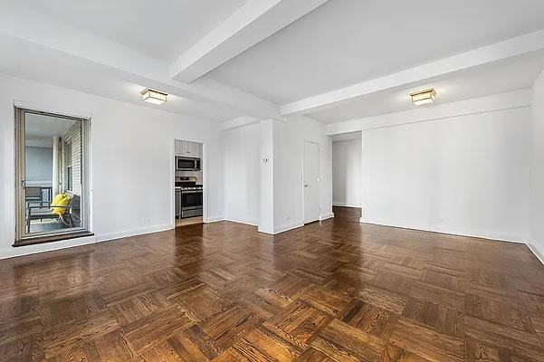 E 57th St #03D - Photo 3 of 20