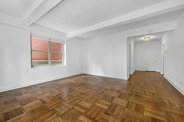 E 57th St #05G - Photo 2 of 11