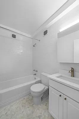 E 57th St #05G - Photo 5 of 11