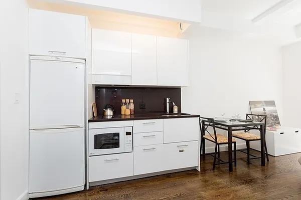 W 91st St #1135 - Photo 4 of 20