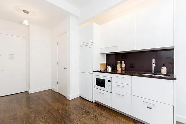 W 91st St #1135 - Photo 5 of 20